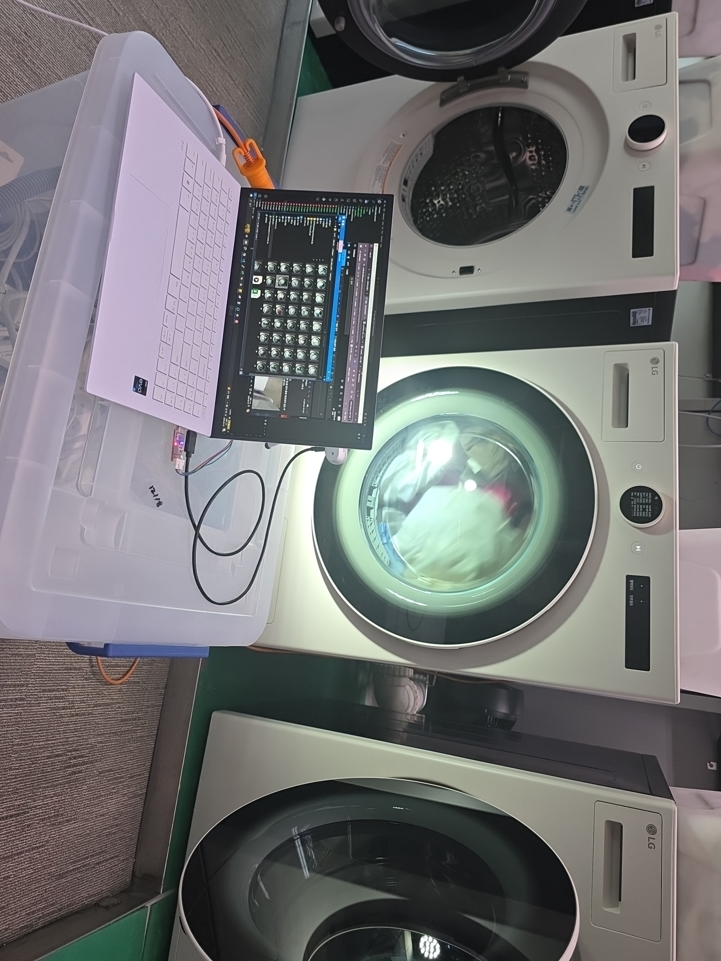 센서와 내부 영상을 동기화해 수집하기 위한 건조기 실험 setup.