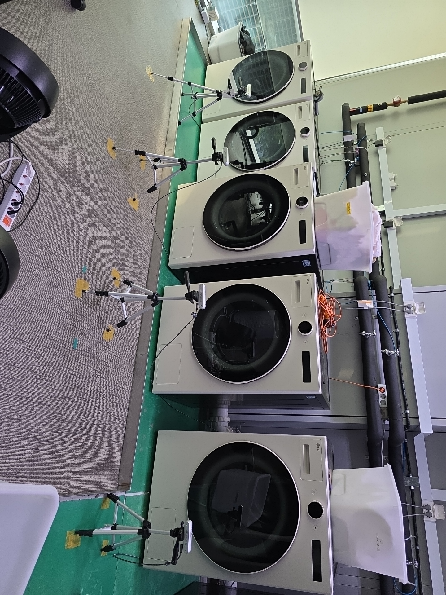 Reward learning 및 controller evaluation에 사용한 household dryer setup.